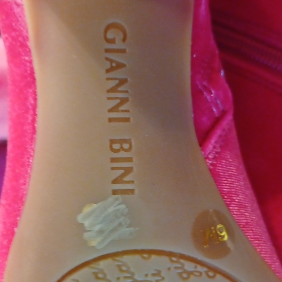 Gianni Bini, the JaydennnTwo Velvet Block Heel Booties, Barbie Pink NEW - Picture 11 of 16